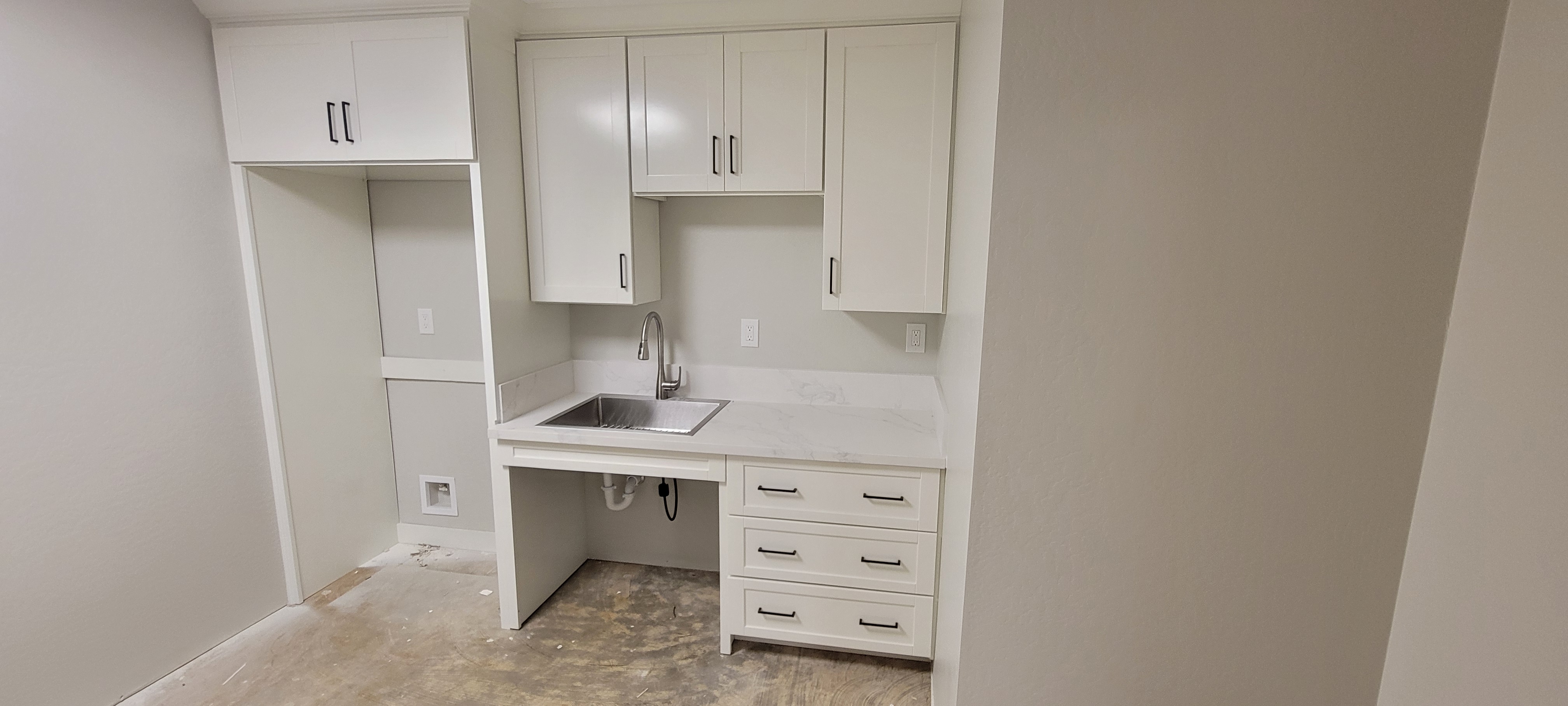 ADA compliant sink station